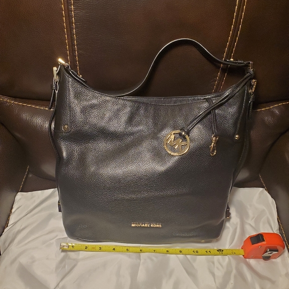 Michael Kors leather hobo - Picture 1 of 7